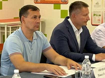 Павел Афанасьев принял участие в сходе граждан в мкр.Макопсе