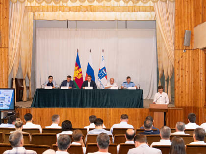 Глава Сочи Алексей Копайгородский на сходе обсудил с жителями развитие системы водоснабжения села Верхнеармянское Лоо