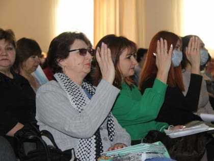 В Курганинском районе начались открытые сессии Советов. Сегодня состоялась сессия Совета Безводного сельского поселения. В ее работе принял участие глава Курганинского района Андре