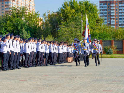 Пятикурсникам торжественно вручили офицерские погоны
