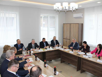 ГОСТЕПРИИМНОЙ ПЛОЩАДКОЙ ПРОВЕДЕНИЯ «КРУГЛОГО СТОЛА» СТАЛА ТЕРРИТОРИЯ И ОФИС СТАРОМИНСКОЙ КОМПАНИИ «ПРИБОЙ».