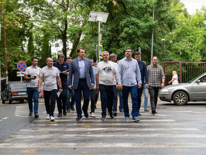 Глава Сочи Алексей Копайгородский на утреннем обходе оценил благоустройство микрорайона Блиново