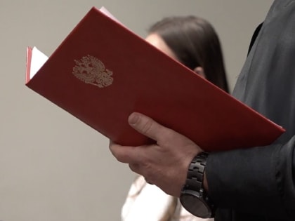 Мужчина выиграл суд против автосалона за навязанный медицинский сертификат