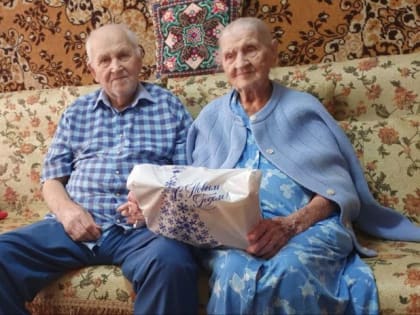 Депутаты округа «Бытхинский» поздравили ветеранов с праздниками