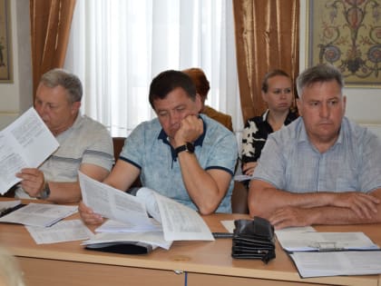 24 вопроса обсудили районные депутаты на сегодняшней сессии