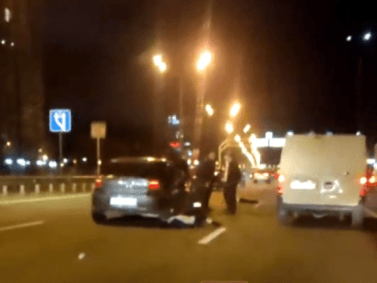 Два человека попали под колеса иномарки на Ейском шоссе в Краснодаре