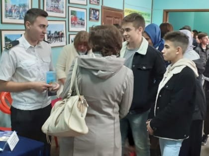 Ярмарка для будущих выпускников школ прошла в Кореновском районе