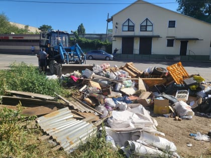 Стихийная свалка возле автобусной остановки на улице Гагарина ликвидирована. Надолго?