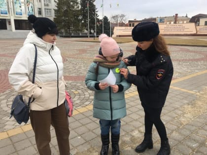 Cотрудники Госавтоинспекции провели профилактическую акцию "Засветись!"