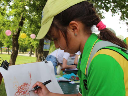 Первый районный фестиваль детских и молодежных объединений провели в каневском парке 300-летия ККВ