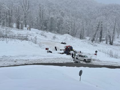 Глава города Алексей Копайгородский контролирует аварийно-восстановительные работы на месте схода лавины в горном кластере Сочи