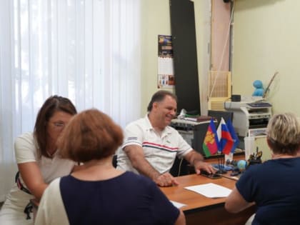 Владимир Елединов провёл приём граждан в ТОС «Хоста»