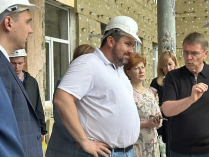 Виктор Филонов и Павел Афанасьев посетили строящиеся социальные объекты Лазаревского района