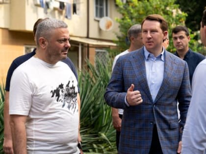 Депутат Сос Мартиросян принял участие в обходе микрорайона Блиново