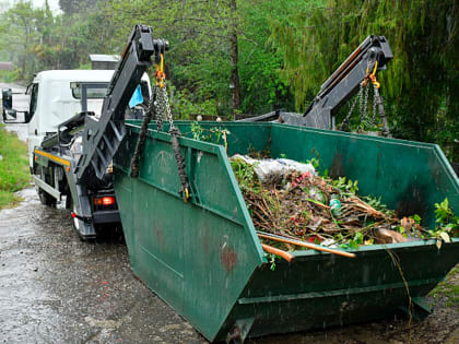 В Сочи к Радонице провели уборку на кладбищах во всех внутригородских районах