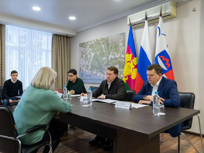 Глава Сочи Алексей Копайгородский провел прием граждан Хостинского района