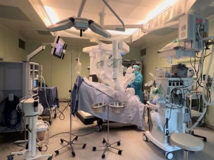 В Краснодаре провели первое в России протезирование печёночной артерии с помощью робота-хирурга