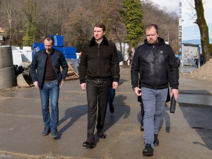 Глава Сочи Алексей Копайгородский проинспектировал строящуюся школу в мкр. Министерские озера