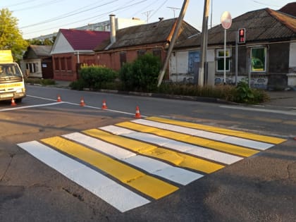 В Ейске ведутся работы по нанесению горизонтальной дорожной разметки