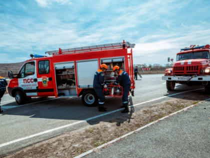 Люди активно несут одежду и продукты: в Темрюкском районе помогают пострадавшим от пожара