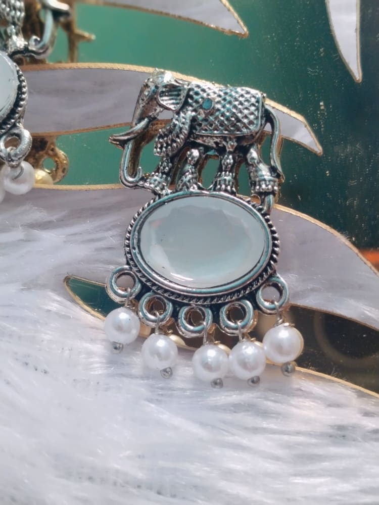 Pearl Majesty Earrings