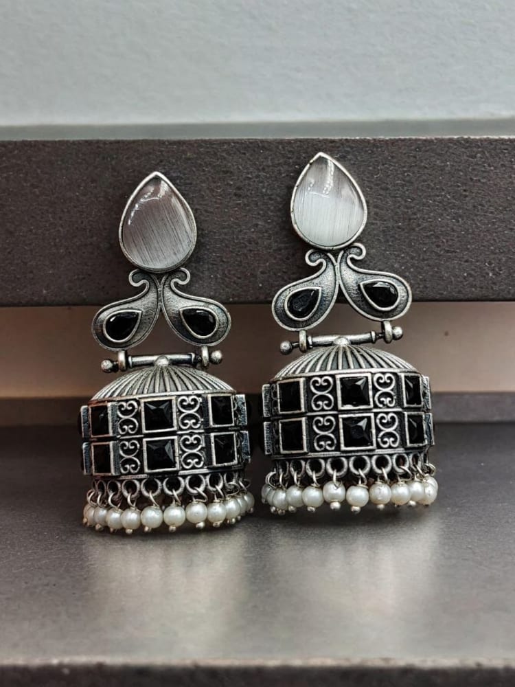 Black siler earring