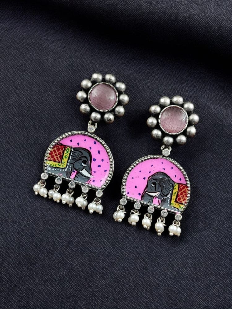 Colorfull hand painted earring with pink monalisa stone