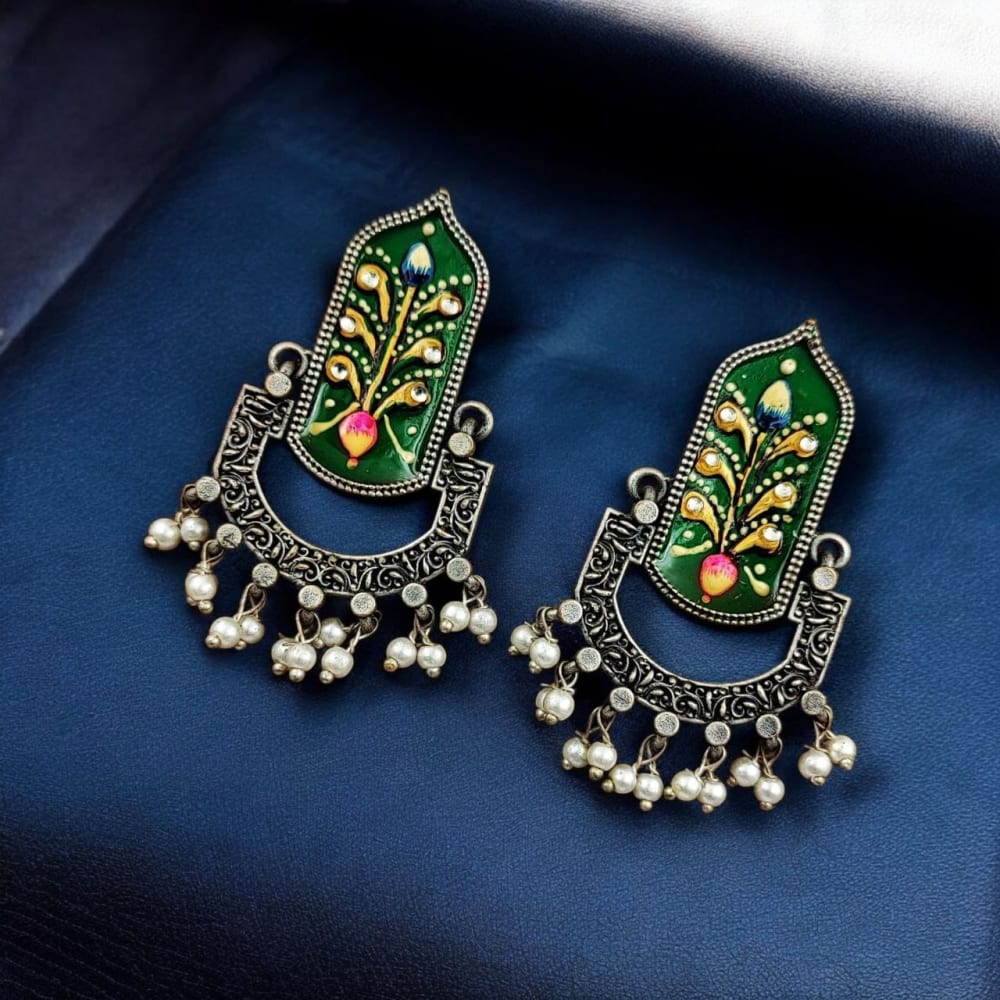 Colorfull hand painted earring with green monalisa stone