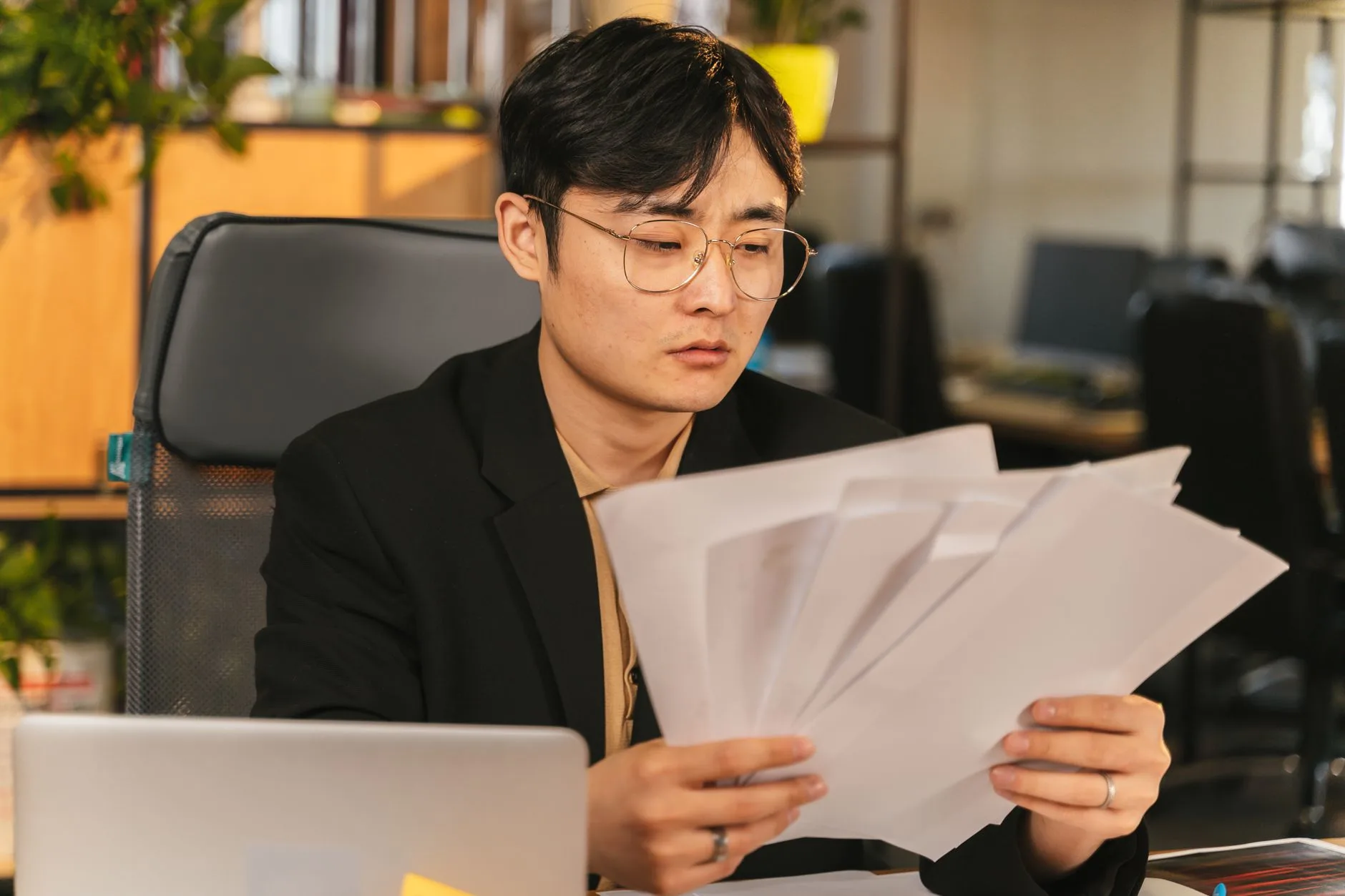 Thiết lập cơ chế 'Human-in-the-loop' cho các tác vụ quan trọng