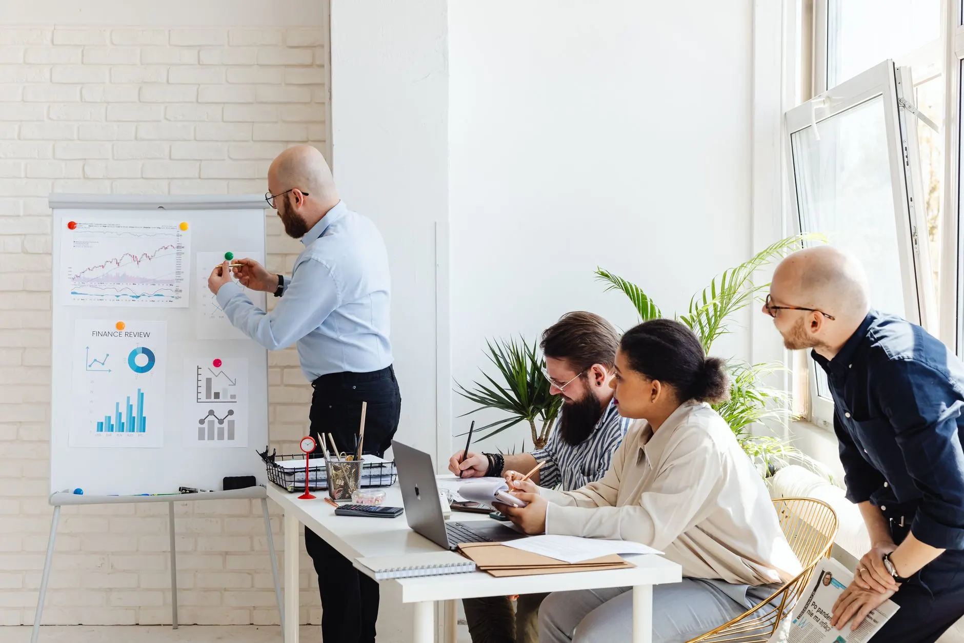 Rủi ro tiềm ẩn khi xử lý dữ liệu khách hàng qua Cloud AI