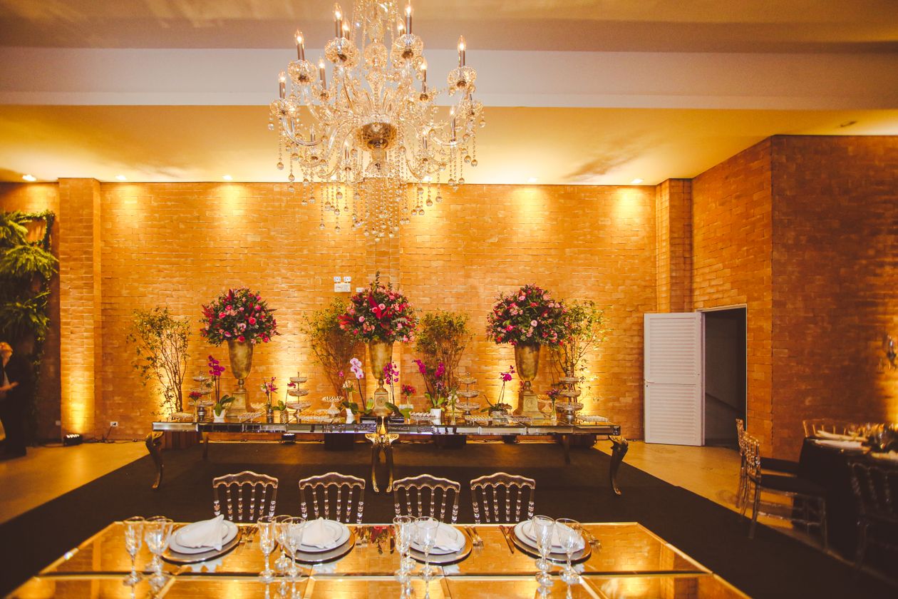 Lepari Hotel & Banquet Hall