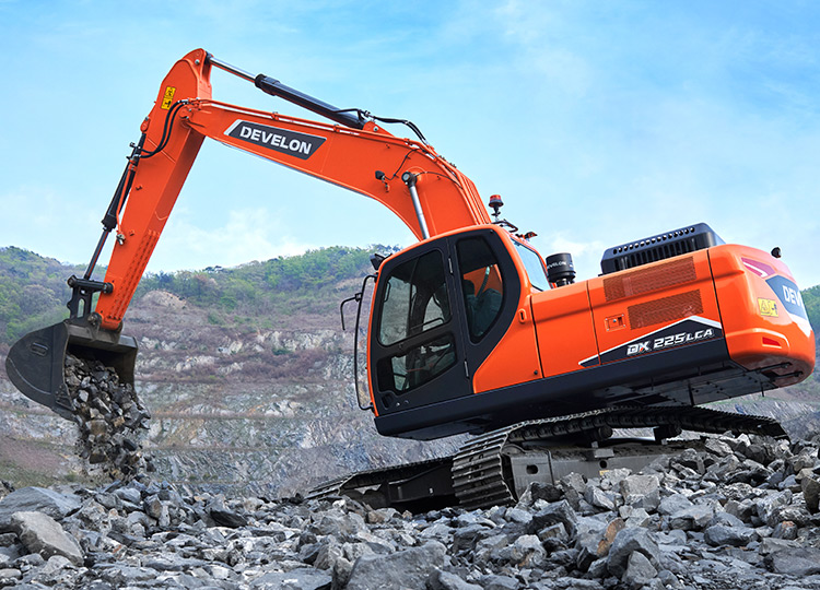 Develon graafmachine aan het werk