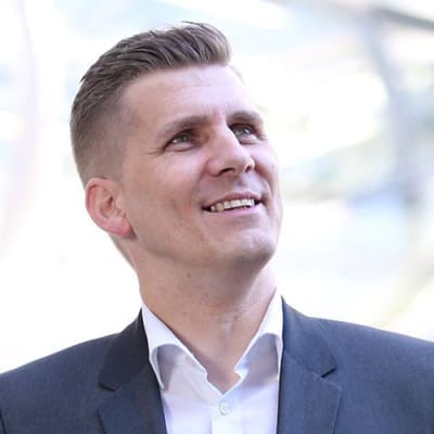 Burkhard W. Köhn