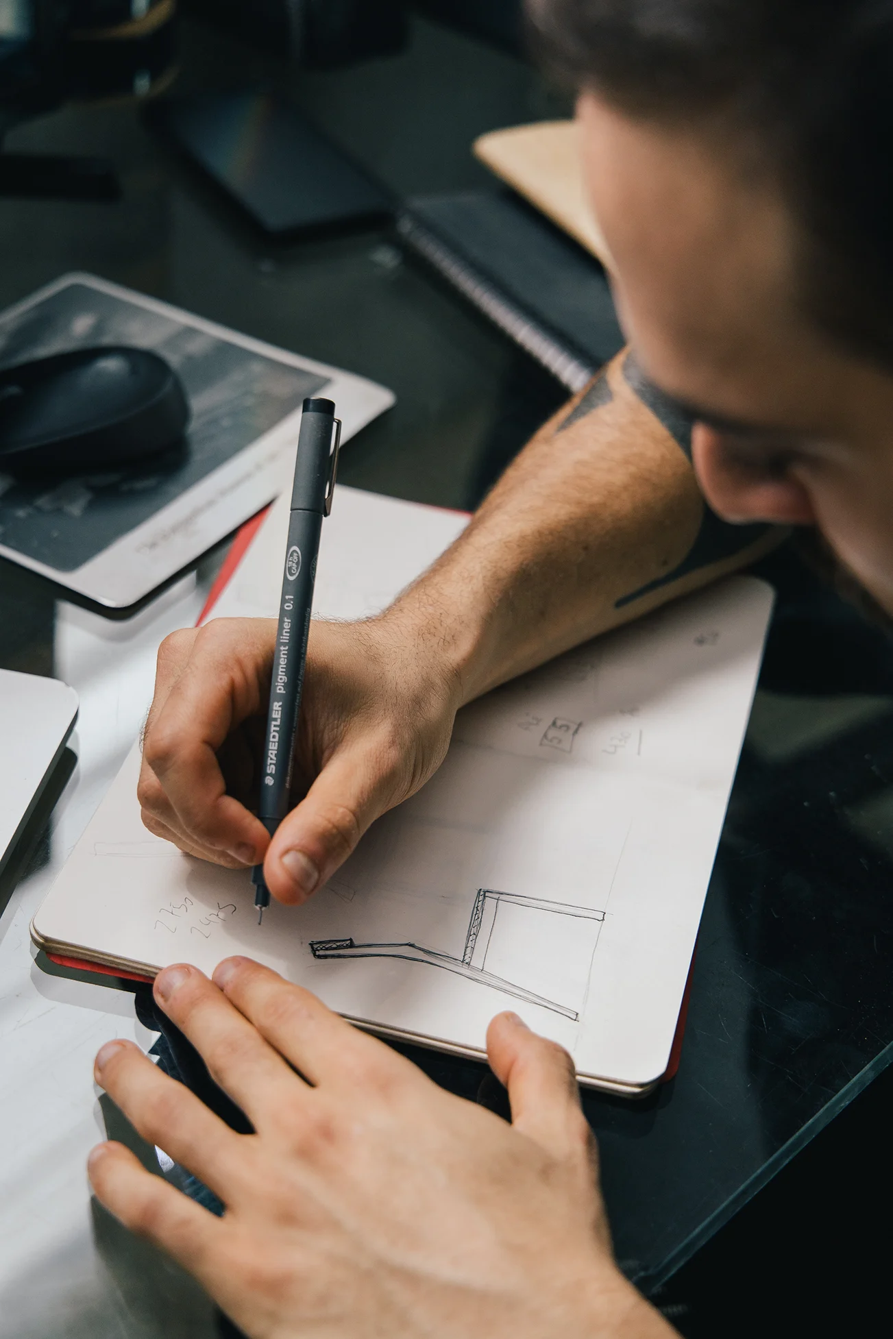 foto oficina leon ades