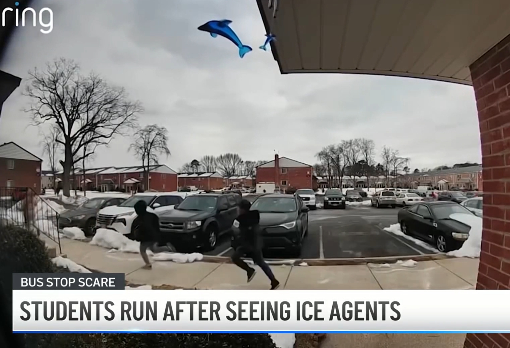 통학 버스 정류장 덮친 이민 단속… 공포에 질린 초등학생들 도주 소동