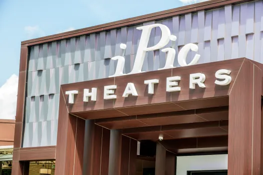 프리미엄 영화관 '아이픽 시어터' 포트 리 지점 폐쇄… 97명 대규모 해고