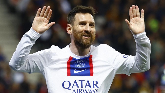 Info Main Bola Barcelona Tawarkan Messi Gaji 4 Kali Lebih Kecil?