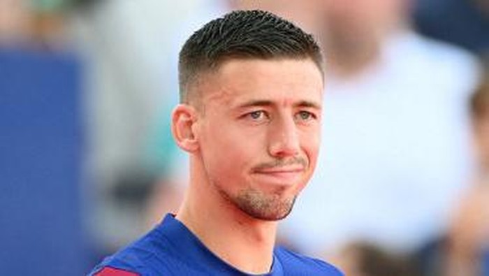 Info Main bola - Al Nassr Tak Jadi Incar Lenglet, Barcelona Gigit Jari