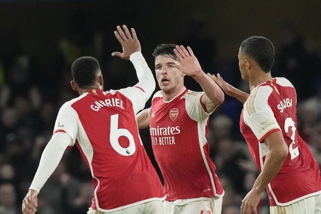 Premier League 2023/2024: Selebrasi para pemain Arsenal dalam laga Chelsea vs Arsenal di pekan ke-9 Rapor Pemain Chelsea vs Arsenal: Sanchez 4, Saka 8