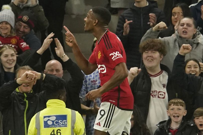 Fenerbahce Bungkus Transfer Anthony Martial di Pekan Ini?