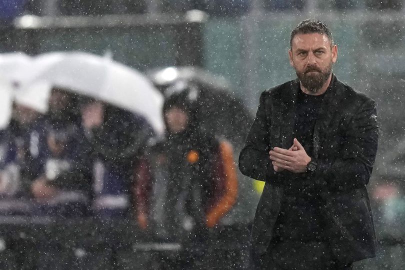 Info Main bola Daniele De Rossi Berbeda dengan Jose Mourinho