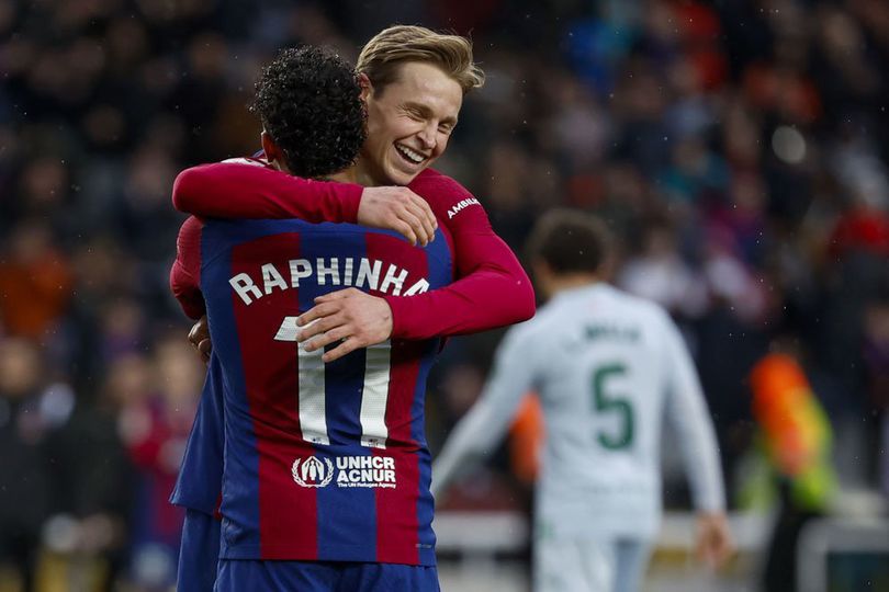 Info main bola Barcelona Tidak Sanggup Bayar Gaji Frenkie De Jong? Kata Siapa Tuh?