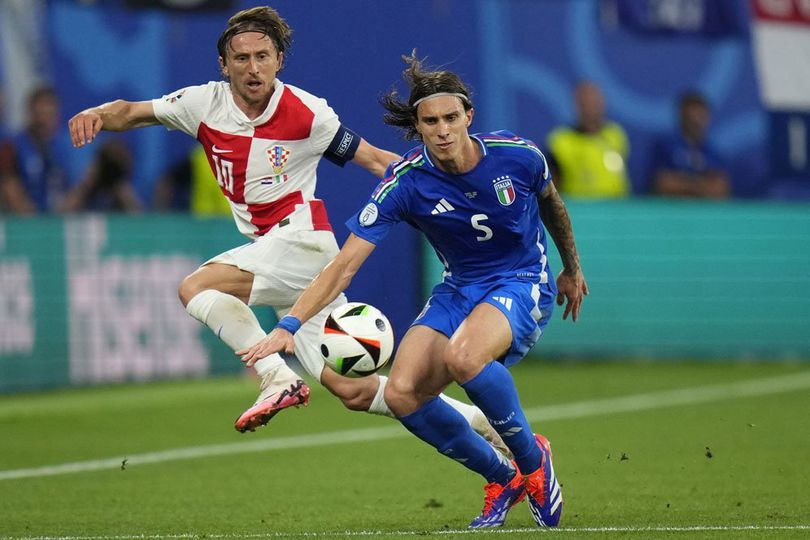 Info Main Bola Mengapa Riccardo Calafiori tak Bermain Saat Italia Kalah dari Swiss?