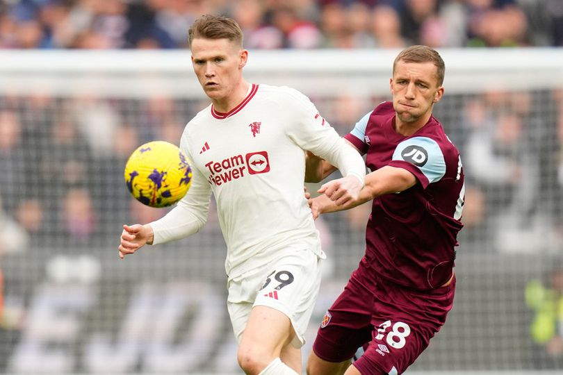 Info Main Bola Fulham Kibarkan Bendera Putih, Scott McTominay Bakal Bertahan di MU?