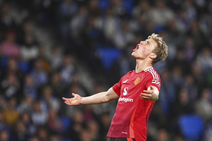 Reaksi Rasmus Hojlund dalam laga leg pertama babak 16 besar Liga Europa antara Real Sociedad vs Manchester United, Jumat (7/3/2025). Info Main Bola Keran Gol Rasmus Hojlund Lagi Mampet, Legenda Manchester United Ini Membela
