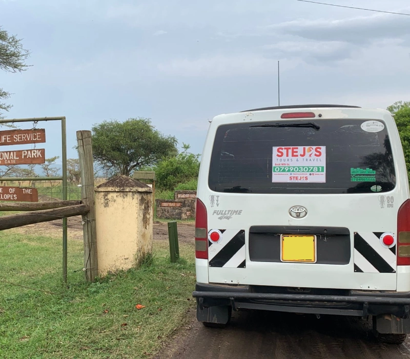 Hire a Tour Van in Nairobi – Safari Vans, 4x4, Pop-Up Roof, Affordable Rates