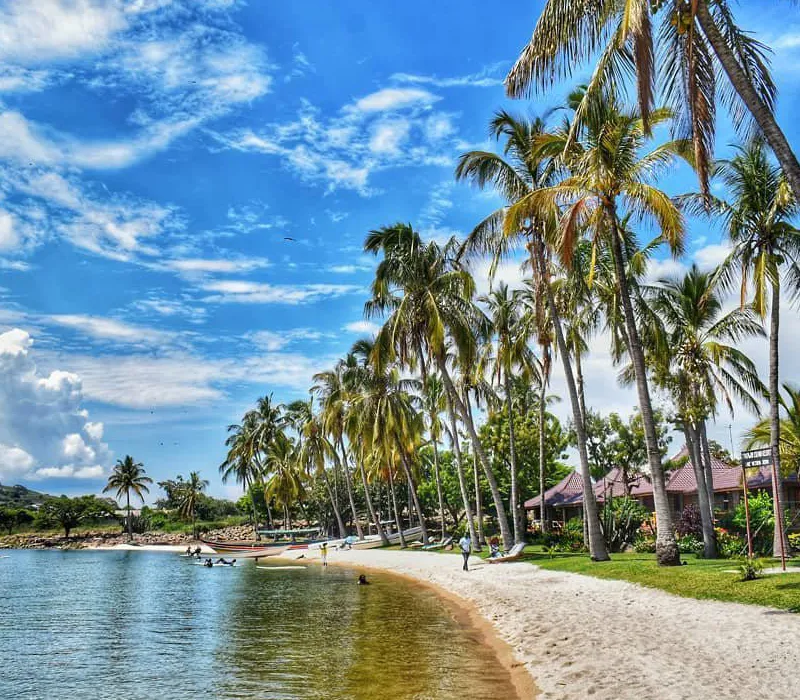 4-Day Kisumu & Takawiri Island Flying Safari: A Fusion of Culture and Tropical Serenity