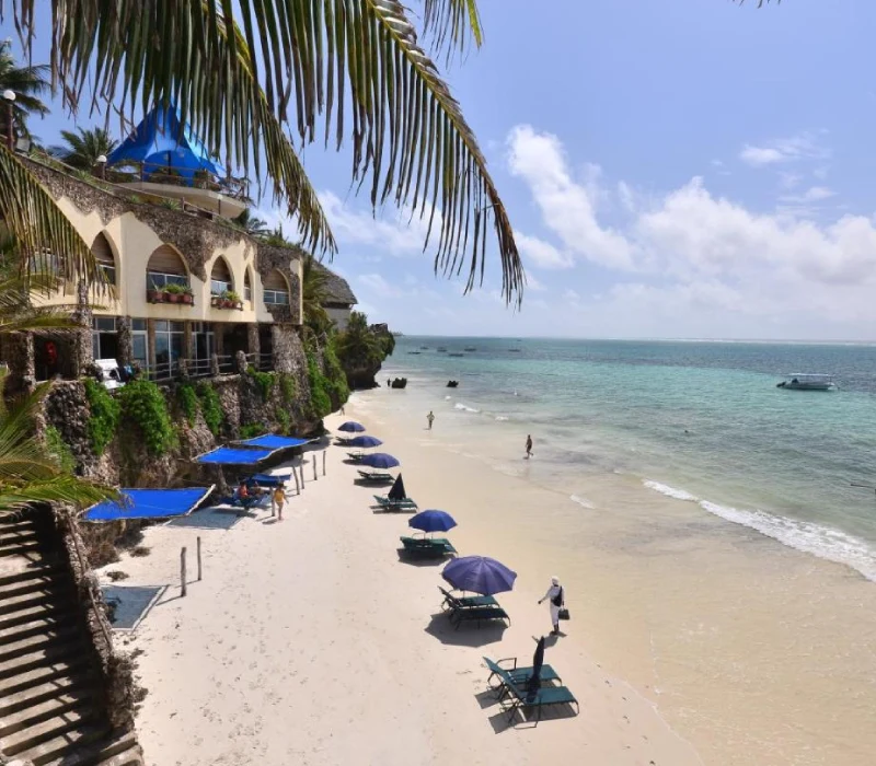 6-Day 5-Night North Coast Festive Package: Bahari Beach Resort