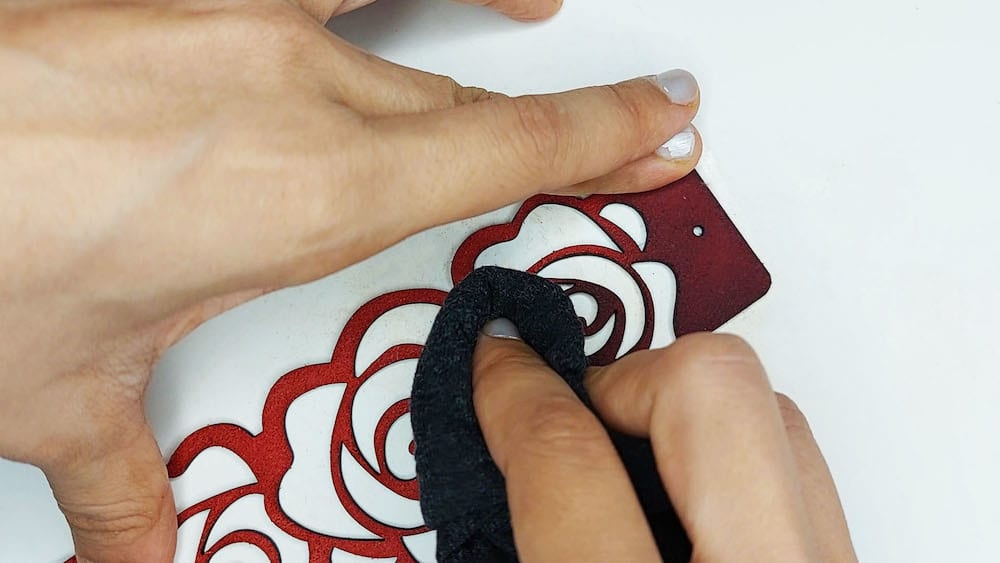 Step 2c: Flip the bracelet over and repeat on the back Step 2c: I flip the bracelet over and repeat on the back.