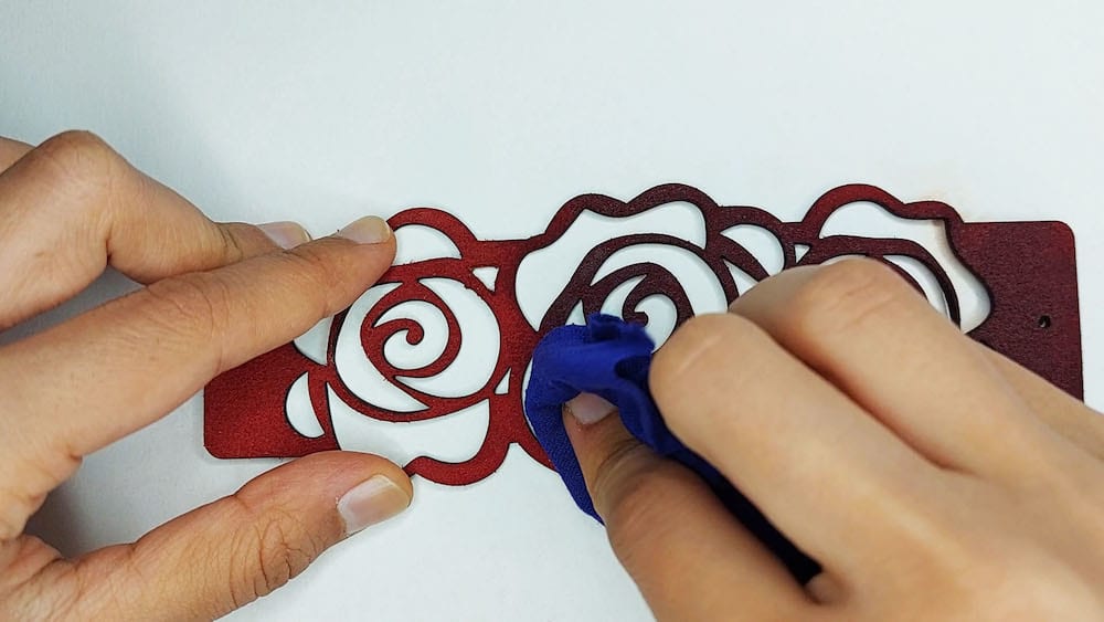 Step 3c: Apply the Sheen to the back Step 3c: I apply the Sheen to the back.